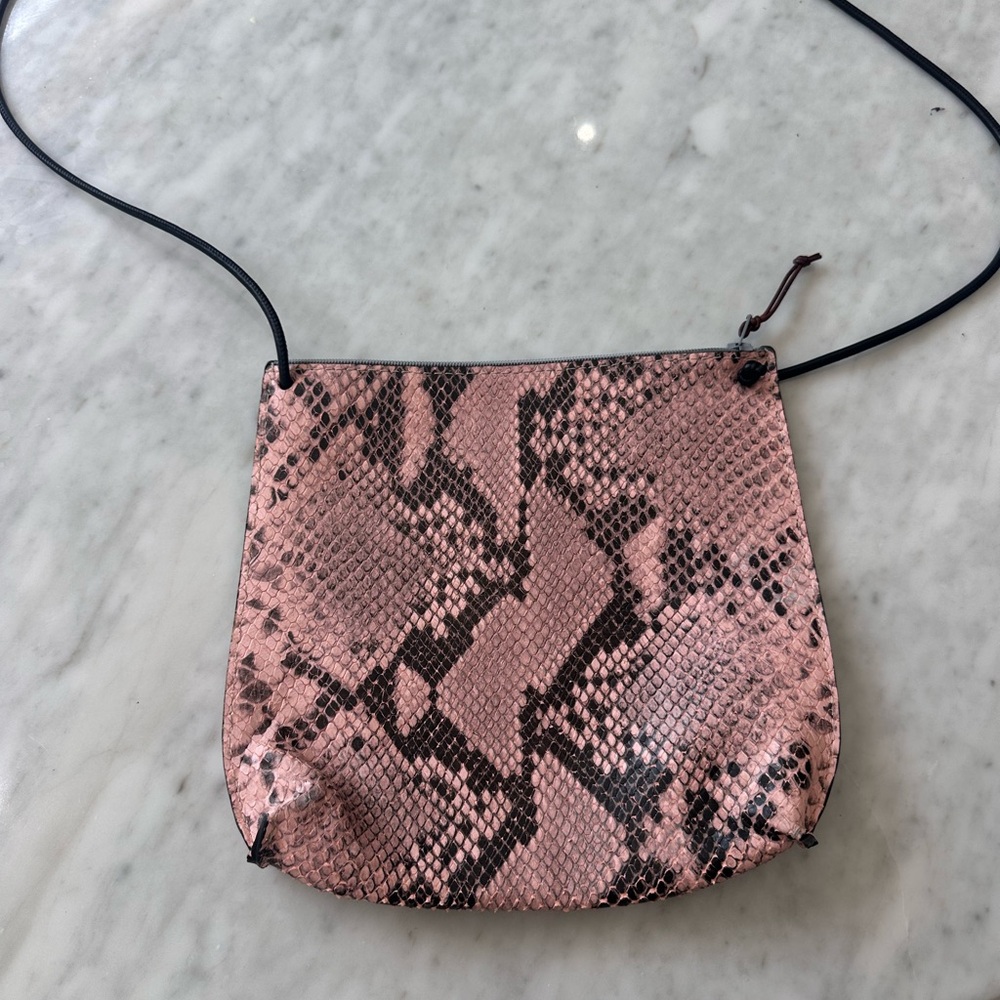 Chic Pink and Black Crossbody Bag with Snake Print